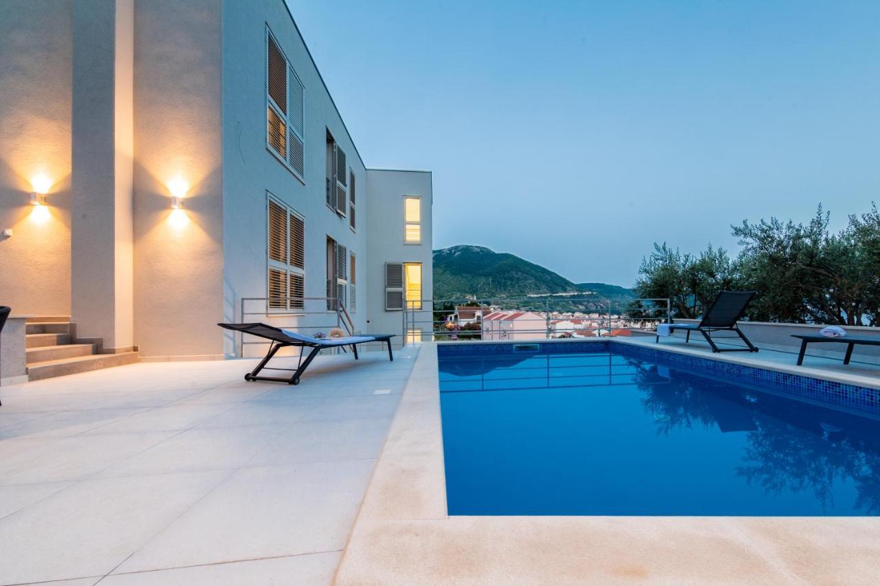 Seaside Elegance Suites Komiza Exterior photo